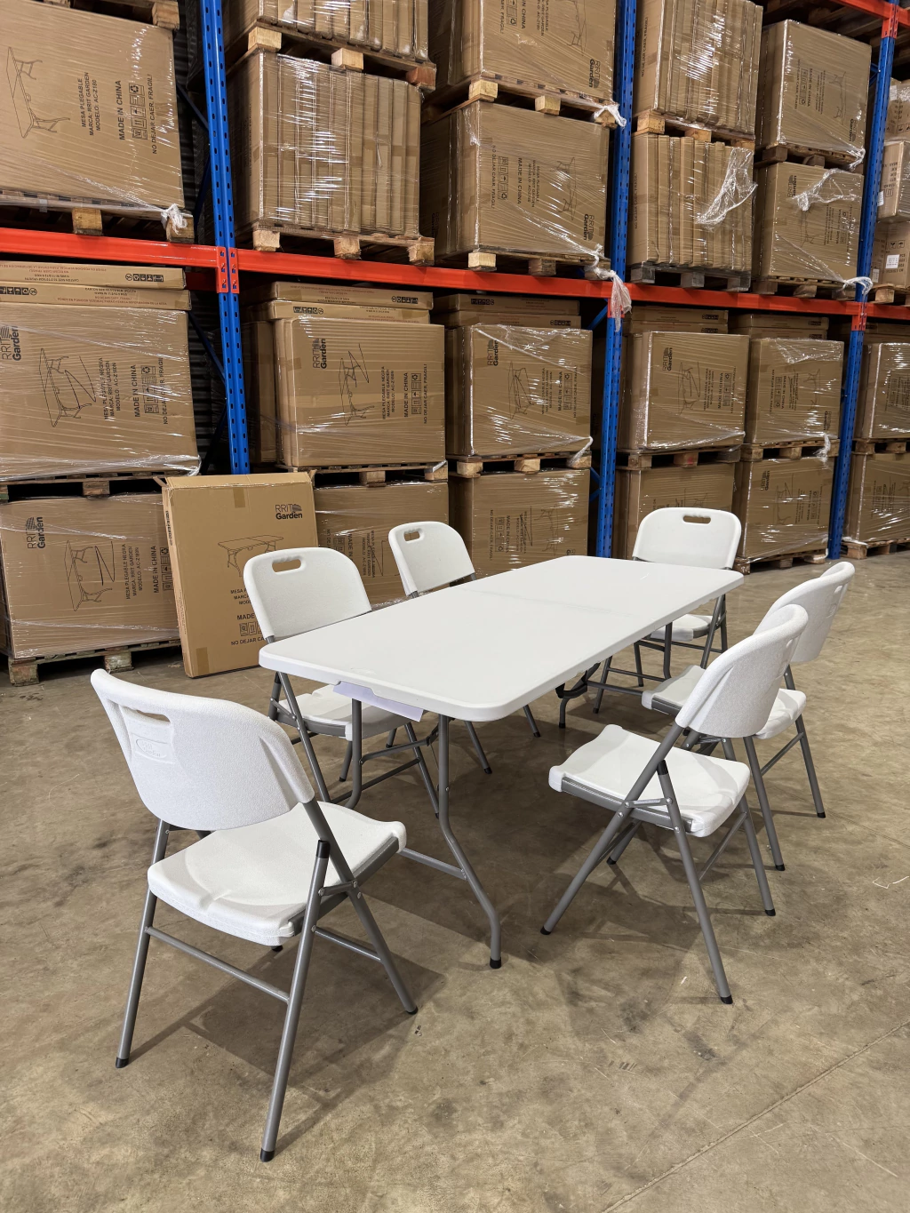 Mesa Blanca con 6 Sillas